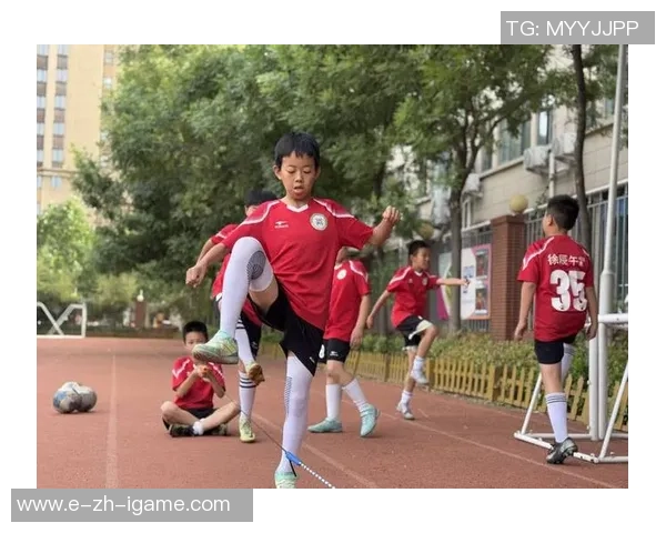 足球小将猛虎式技艺揭秘如何在赛场上展现你的绝佳球技与团队合作精神 足球小将猛虎式技艺揭秘如何在赛场上展现你的绝佳球技与团队合作精神